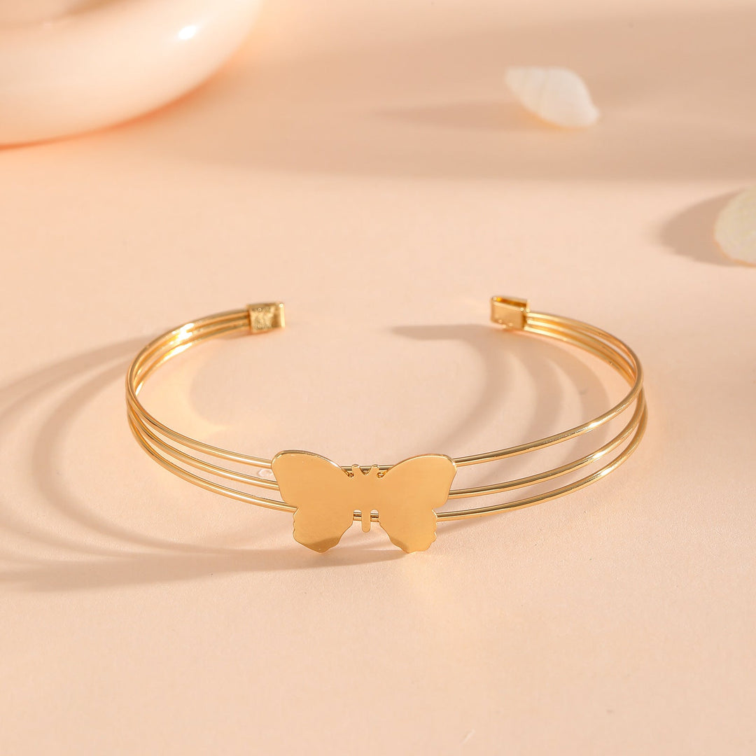 Women's bracelet with intricate bow design All Fashion