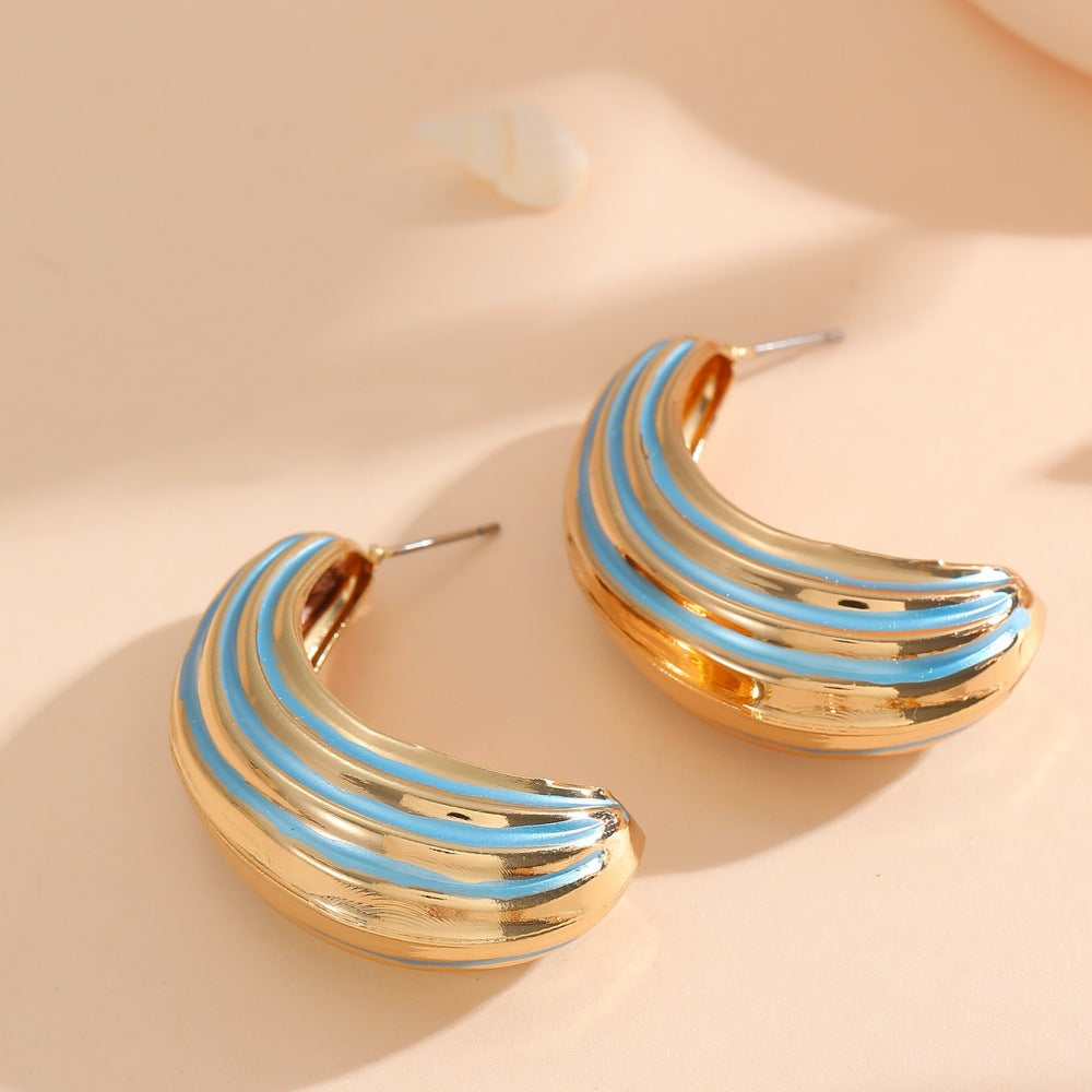 Women Hanging Earrings with Luxurious Gold and Pink Finish All Fashion