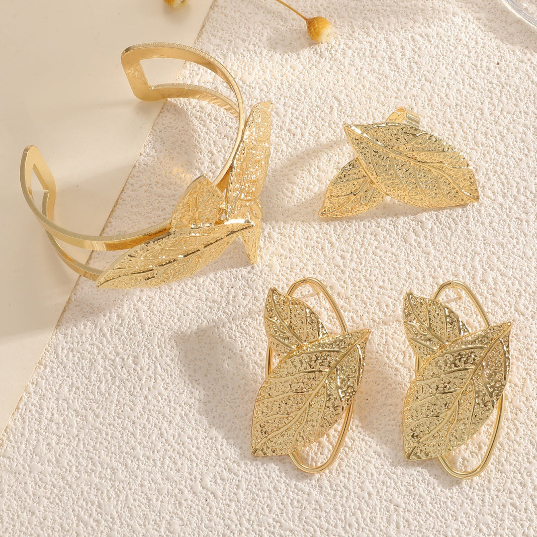 Women’s bracelet with elaborate leaf design All Fashion