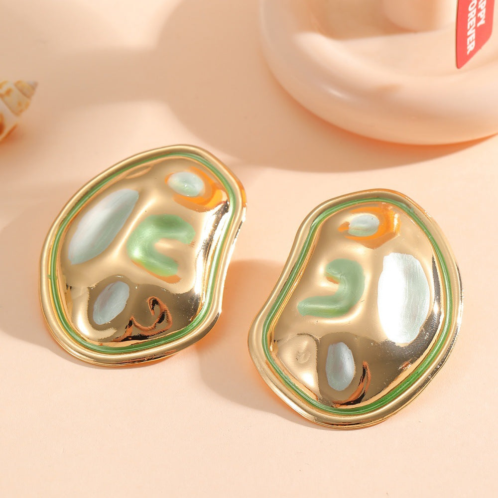 Ladies Hanging Earrings in a modern, organic design All Fashion