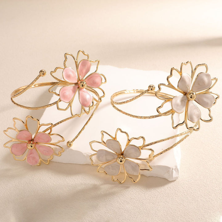 Ladies bracelet with artistic flower design All Fashion