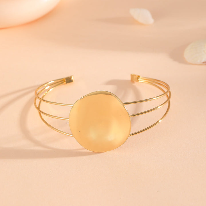 Women's bracelet with intricate bow design All Fashion