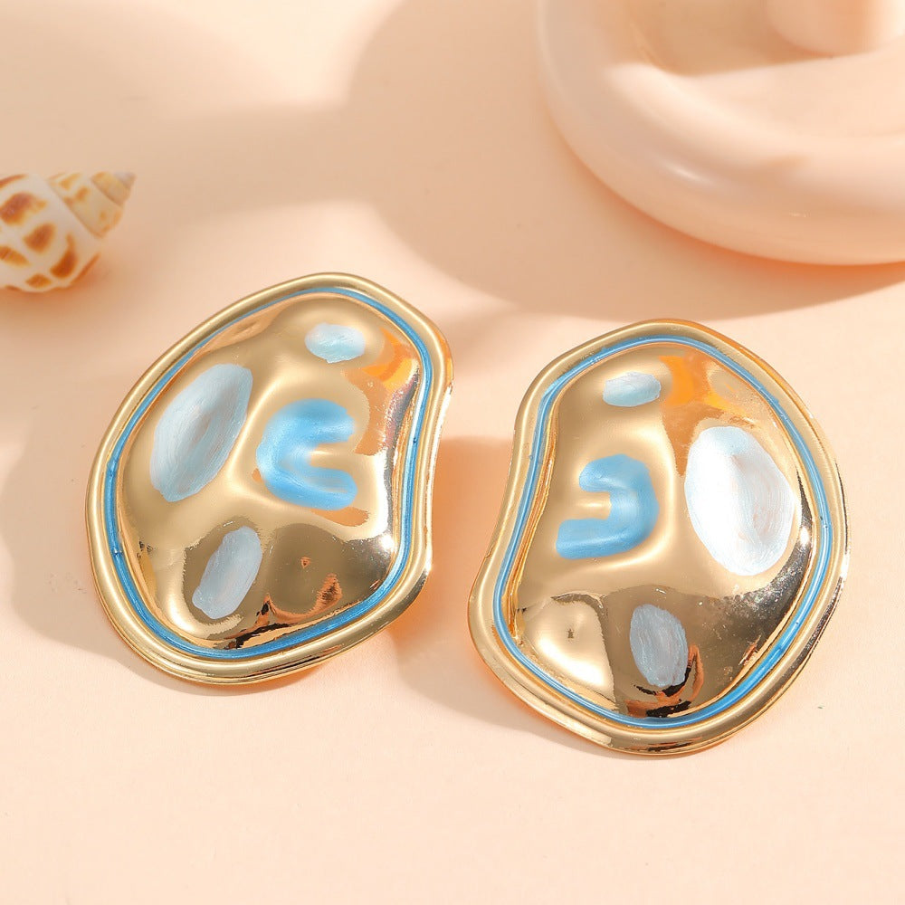 Ladies Hanging Earrings in a modern, organic design All Fashion