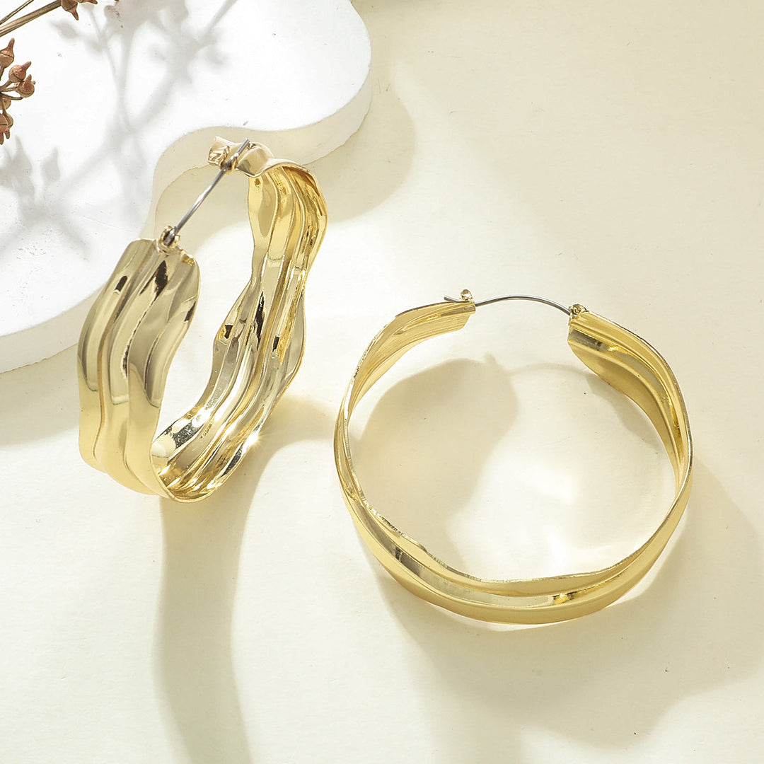 Women's Hanging Earrings in Elegant Wave Pattern All Fashion