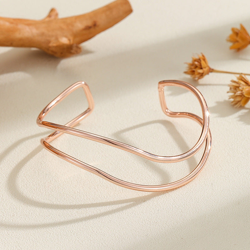 Women Open Bracelet with Curved Design All Fashion