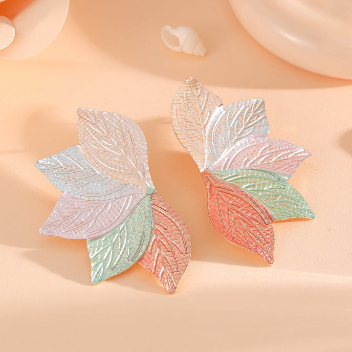 Women’s hair accessory with elaborate leaf design All Fashion