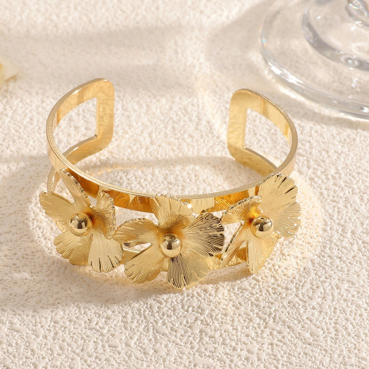 Women's wrist jewelry with floral design and high-quality surface finishing All Fashion