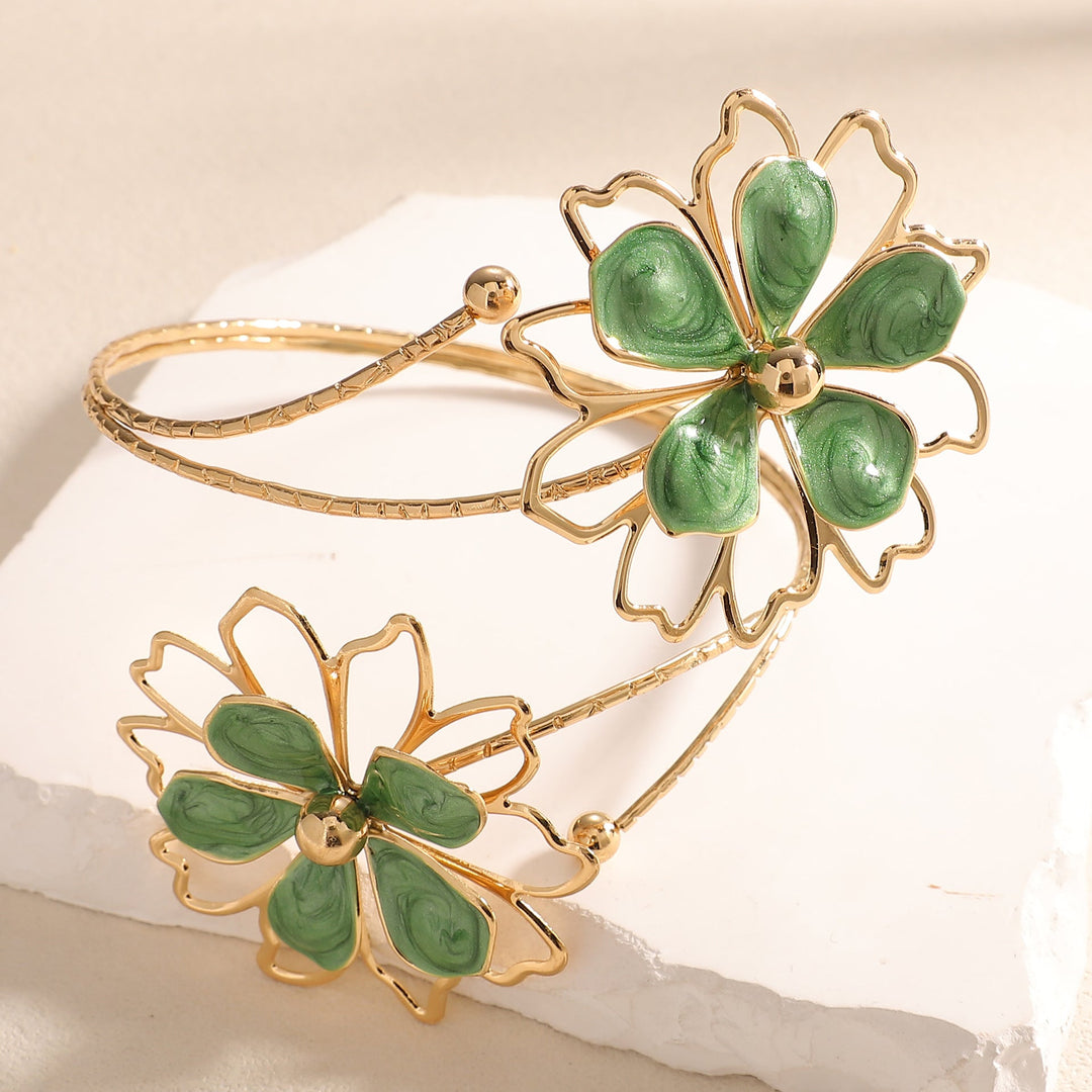 Ladies bracelet with artistic flower design All Fashion