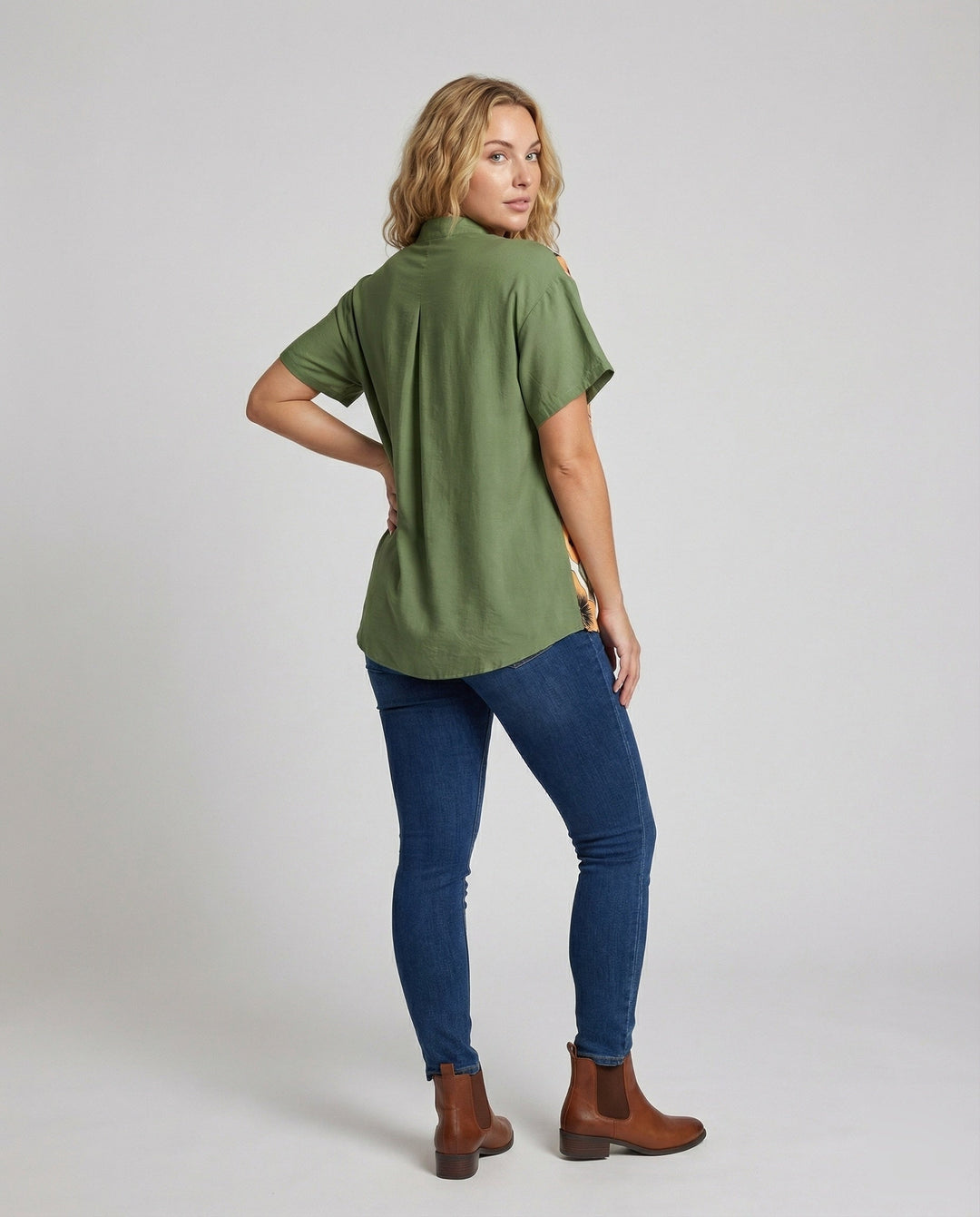 Product 15564325814602 - back_view